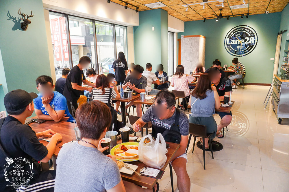 高雄Lane 28早午餐文龍店|華鳳特區超人氣早午餐!磚塊厚片蛋餅貝果都超有特色der~