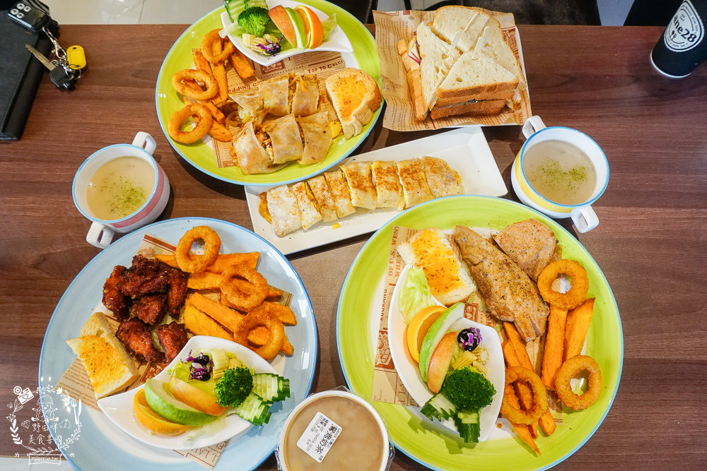 高雄Lane 28早午餐文龍店|華鳳特區超人氣早午餐!磚塊厚片蛋餅貝果都超有特色der~