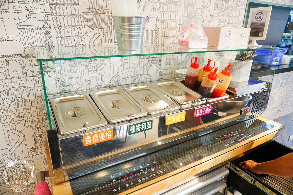 高雄Lane 28早午餐文龍店|華鳳特區超人氣早午餐!磚塊厚片蛋餅貝果都超有特色der~