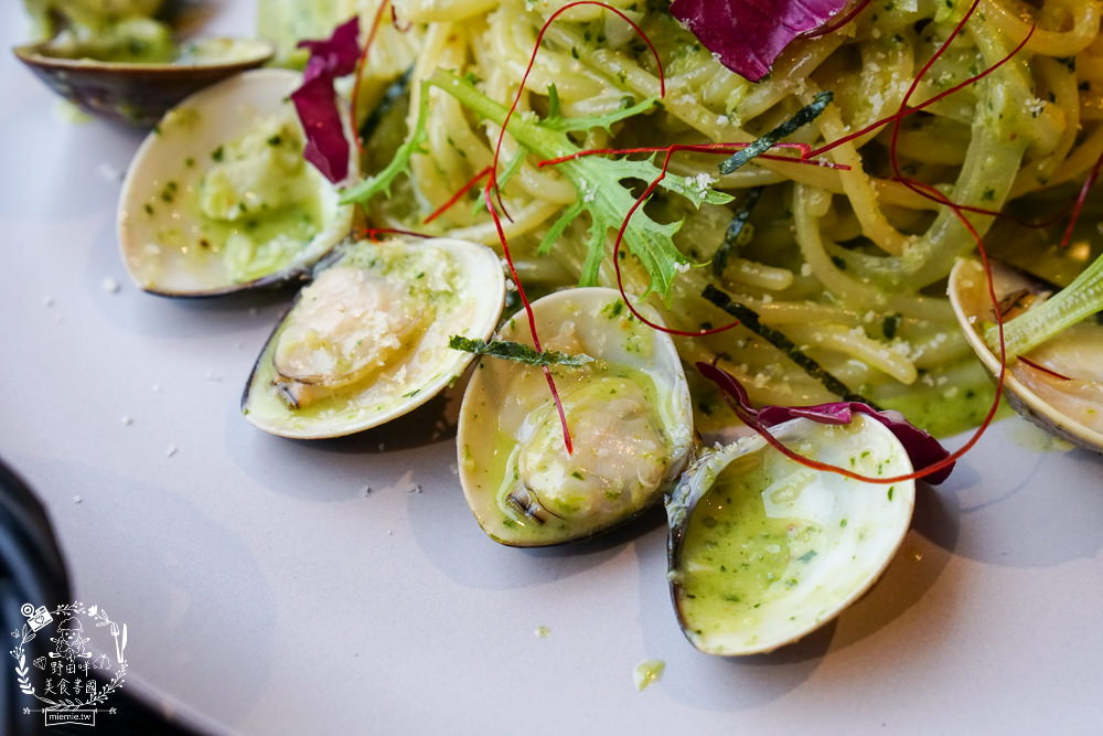 高雄Lé Eat 義法倉廚|華鳳特區的工業風義大利麵!松露奶油燉飯滋味超迷人!餐廳裝潢精緻唯美! - 第9張圖 高雄Lé Eat 義法倉廚|華鳳特區的工業風義大利麵!松露奶油燉飯滋味超迷人!餐廳裝潢精緻唯美!