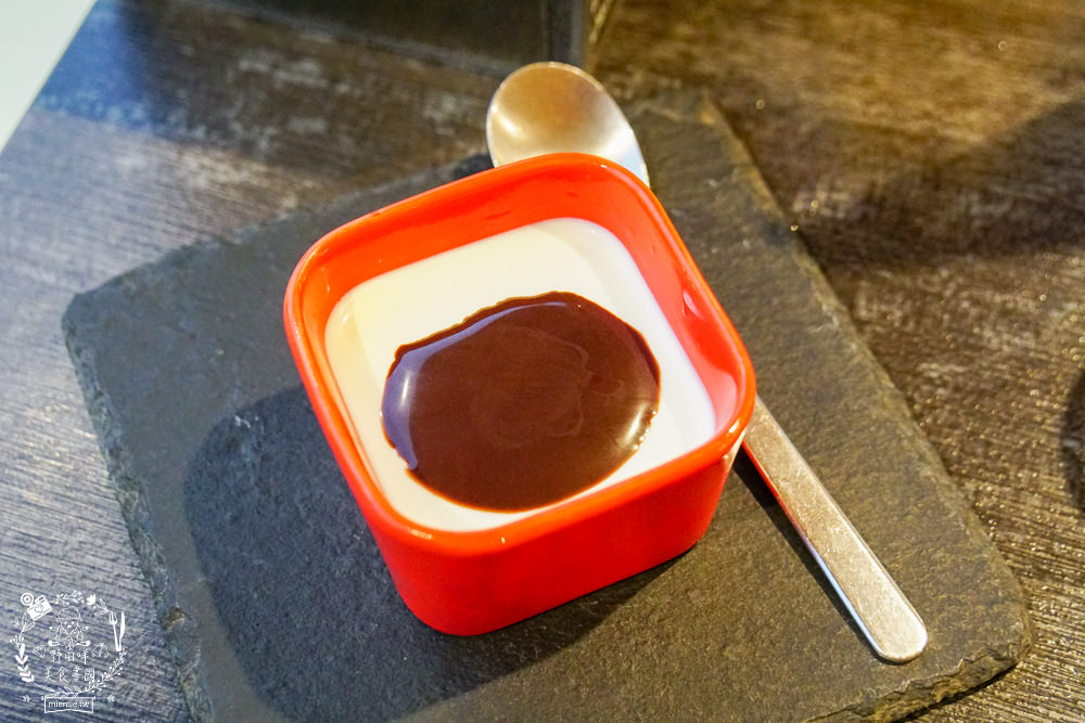 高雄Lé Eat 義法倉廚|華鳳特區的工業風義大利麵!松露奶油燉飯滋味超迷人!餐廳裝潢精緻唯美! - 第27張圖 高雄Lé Eat 義法倉廚|華鳳特區的工業風義大利麵!松露奶油燉飯滋味超迷人!餐廳裝潢精緻唯美!