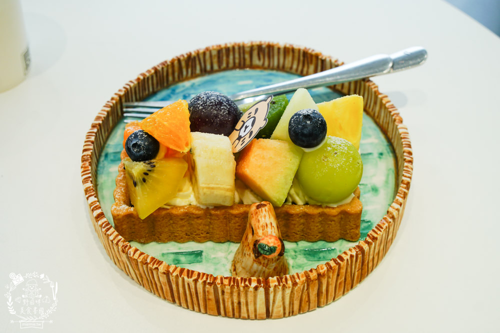 台南超人氣水豚甜點店[MOGU KABI 夏威夷豆塔專賣店]超多隻可愛水豚居然還有餵食秀!繽紛水果塔美味又好拍?