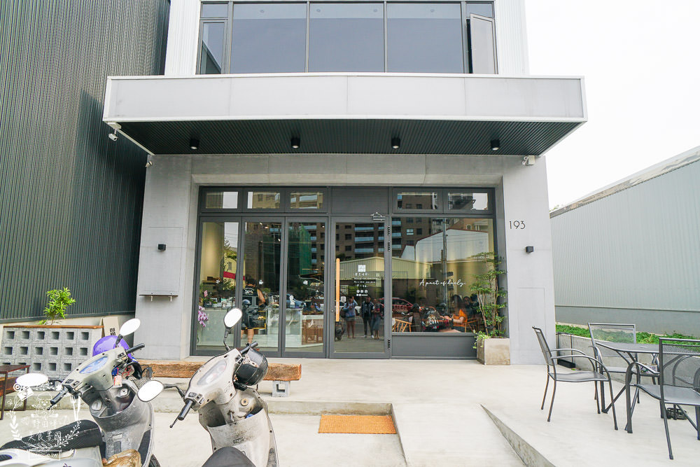 高雄咖啡廳推薦!My Daily Beverage.Co日常咖啡!攤車起家的超隱藏版文青鳳山咖啡店!華鳳特區輕食甜點咖啡館~