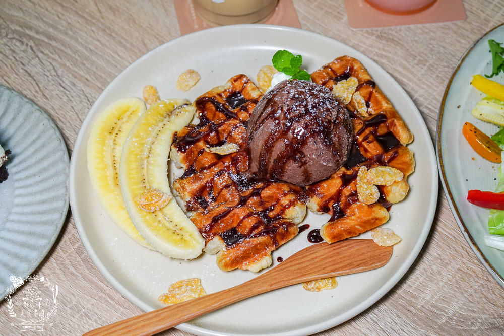 高雄咖啡廳推薦!My Daily Beverage.Co日常咖啡!攤車起家的超隱藏版文青鳳山咖啡店!華鳳特區輕食甜點咖啡館~