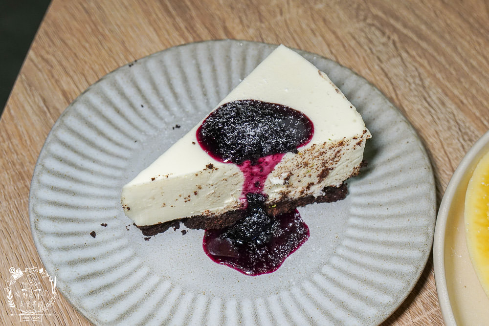 高雄咖啡廳推薦!My Daily Beverage.Co日常咖啡!攤車起家的超隱藏版文青鳳山咖啡店!華鳳特區輕食甜點咖啡館~