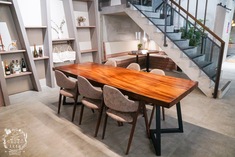 高雄咖啡廳推薦!My Daily Beverage.Co日常咖啡!攤車起家的超隱藏版文青鳳山咖啡店!華鳳特區輕食甜點咖啡館~