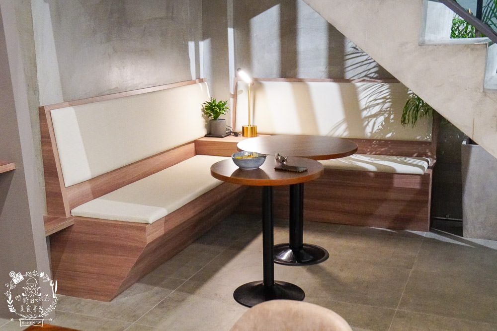 高雄咖啡廳推薦!My Daily Beverage.Co日常咖啡!攤車起家的超隱藏版文青鳳山咖啡店!華鳳特區輕食甜點咖啡館~