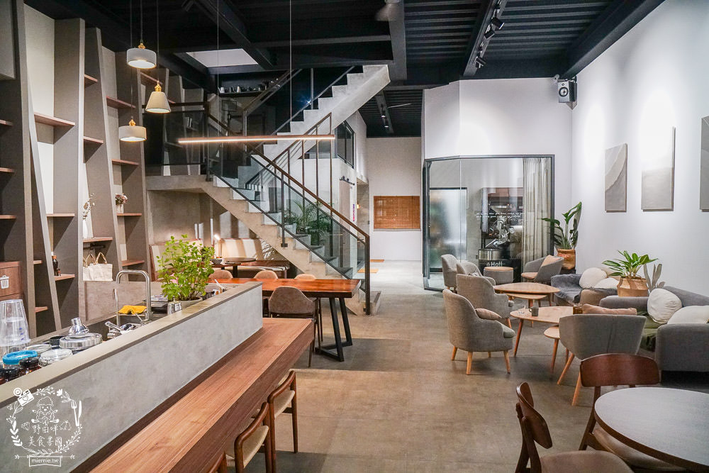 高雄咖啡廳推薦!My Daily Beverage.Co日常咖啡!攤車起家的超隱藏版文青鳳山咖啡店!華鳳特區輕食甜點咖啡館~