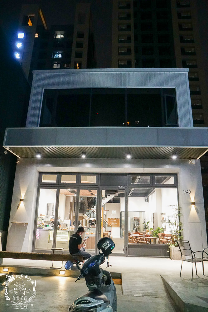 高雄咖啡廳推薦!My Daily Beverage.Co日常咖啡!攤車起家的超隱藏版文青鳳山咖啡店!華鳳特區輕食甜點咖啡館~