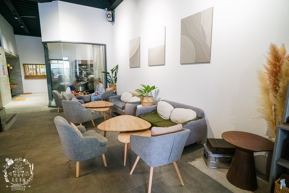 高雄咖啡廳推薦!My Daily Beverage.Co日常咖啡!攤車起家的超隱藏版文青鳳山咖啡店!華鳳特區輕食甜點咖啡館~