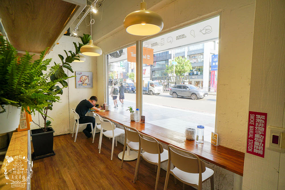 NENE CHICKEN韓國炸雞來高雄囉!不用出國就能品嘗到口味繽紛的炸雞!韓妞們的愛店~ - 第12張圖 NENE CHICKEN韓國炸雞來高雄囉!不用出國就能品嘗到口味繽紛的炸雞!韓妞們的愛店~