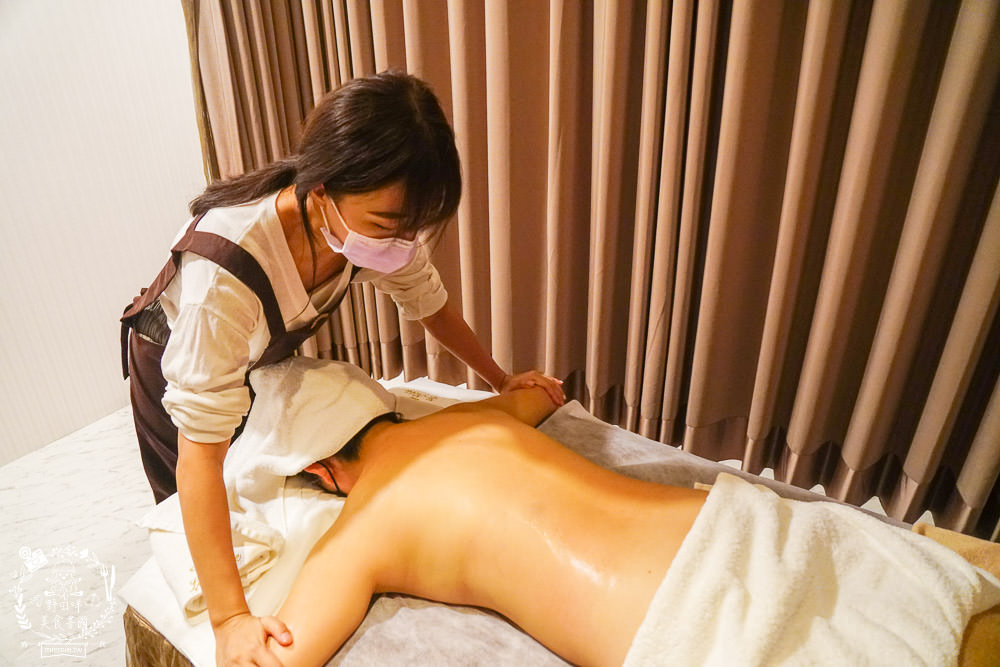 高雄美胸SPA推薦┃NOBLE SALON 專業美胸,開背按摩KO大小奶、孕後下垂有救了! - 第24張圖 高雄美胸SPA推薦┃NOBLE SALON 專業美胸,開背按摩KO大小奶、孕後下垂有救了!