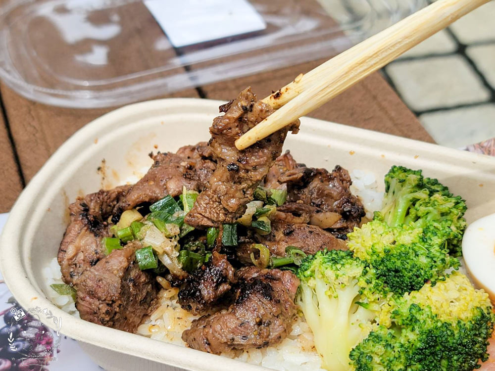 高雄Oh!Yaki 精緻燒肉吃到飽推出外帶燒肉便當囉!自取8折優惠送味噌湯,三公里內免費外送