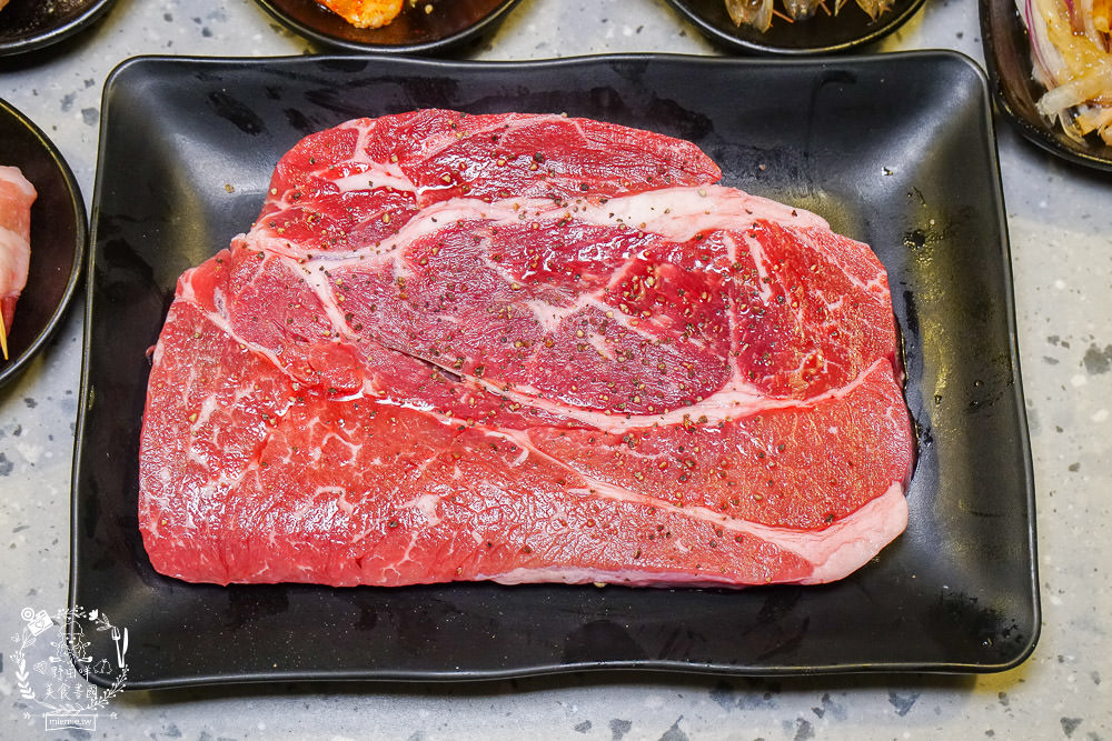 Oh Yaki 精緻燒肉吃到飽(澄清店)文山特區燒肉吃到飽!超夢幻的人氣燒烤餐廳!超過21點啤酒免費暢飲!