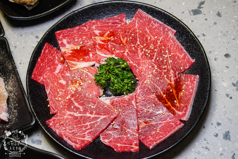 Oh Yaki 精緻燒肉吃到飽(澄清店)文山特區燒肉吃到飽!超夢幻的人氣燒烤餐廳!超過21點啤酒免費暢飲!