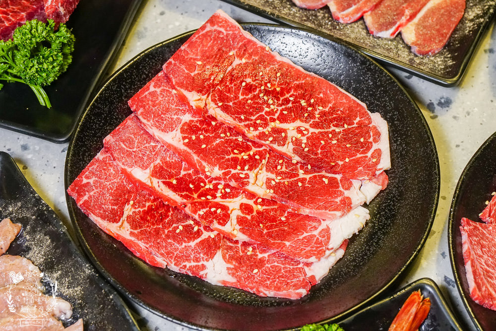 Oh Yaki 精緻燒肉吃到飽(澄清店)文山特區燒肉吃到飽!超夢幻的人氣燒烤餐廳!超過21點啤酒免費暢飲!