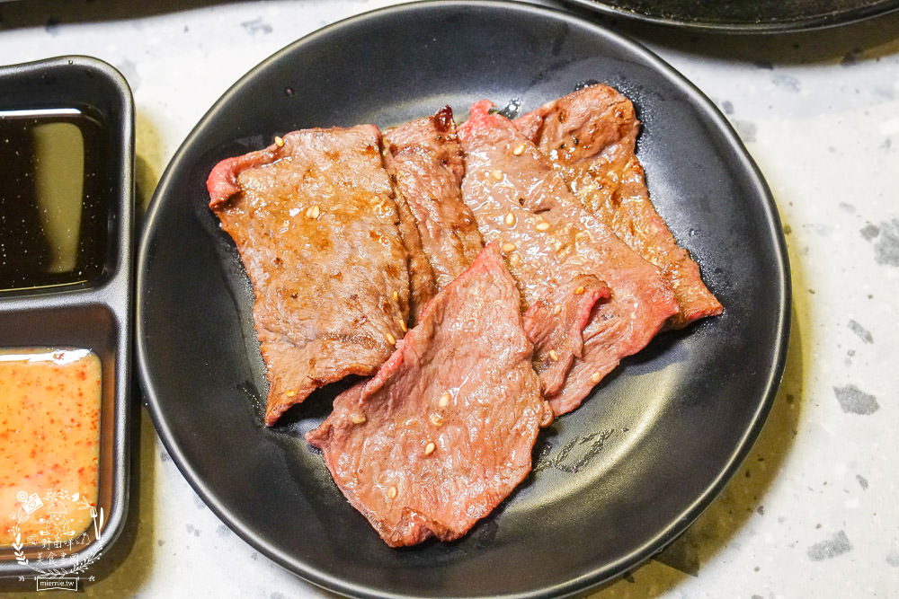 Oh Yaki 精緻燒肉吃到飽(澄清店)文山特區燒肉吃到飽!超夢幻的人氣燒烤餐廳!超過21點啤酒免費暢飲!