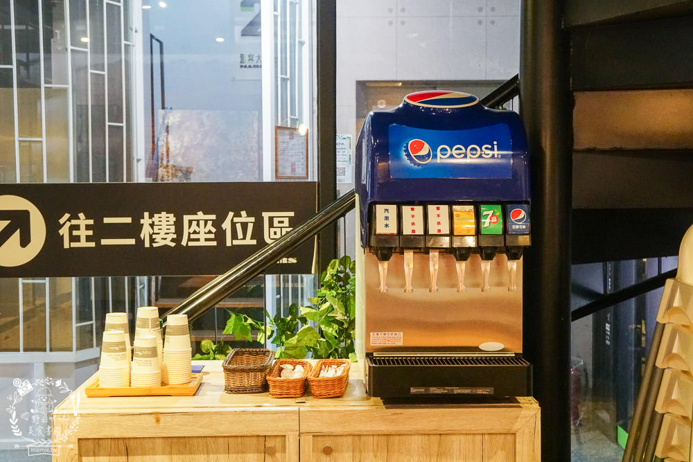 PIZZA一番披薩吃到飽|高雄真材實料的披薩吃到飽!有30種口味的披薩還有超正統提拉米蘇甜點?