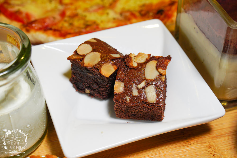 PIZZA一番披薩吃到飽|高雄真材實料的披薩吃到飽!有30種口味的披薩還有超正統提拉米蘇甜點?