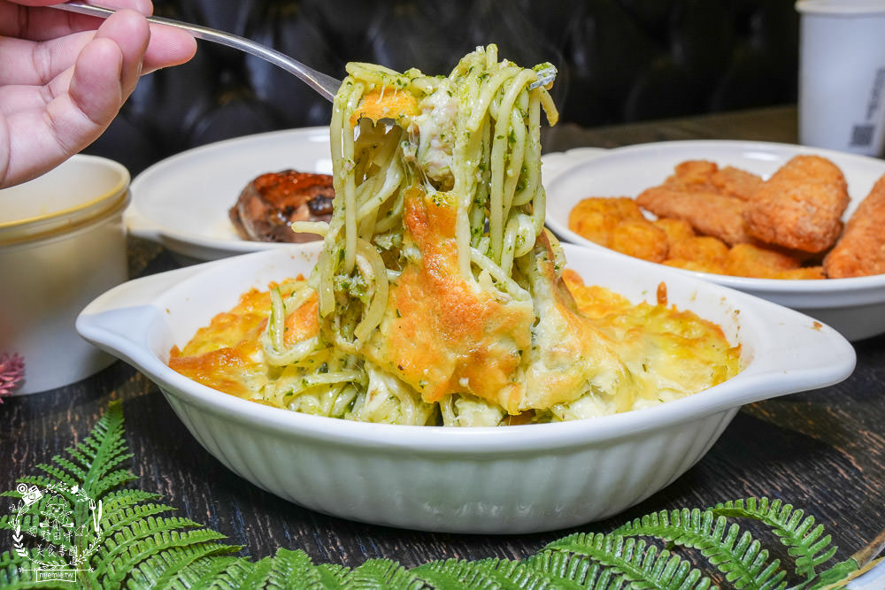 Pizza一番披薩吃到飽|高雄30種口味的超人氣披薩吃到飽!披薩299元買一送一到12/31!新推出焗烤義大利麵超邪惡？