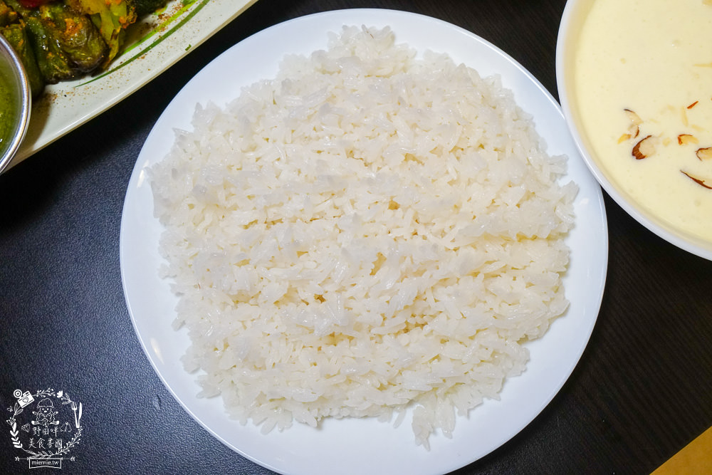 普佳印度料理餐廳|高雄印度人開的隱藏版道地印度料理餐廳!超濃郁的銷魂咖哩搭米飯或手工烤餅超美味!