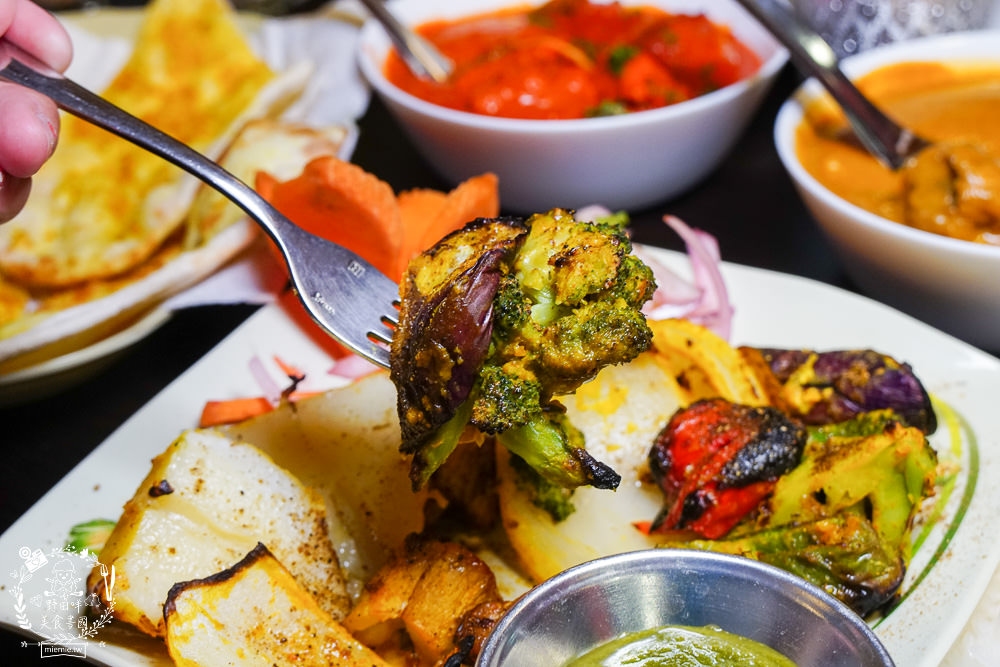 普佳印度料理餐廳|高雄印度人開的隱藏版道地印度料理餐廳!超濃郁的銷魂咖哩搭米飯或手工烤餅超美味!