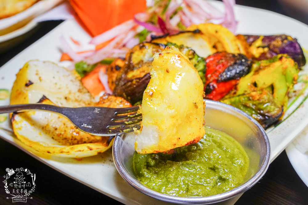 普佳印度料理餐廳|高雄印度人開的隱藏版道地印度料理餐廳!超濃郁的銷魂咖哩搭米飯或手工烤餅超美味!