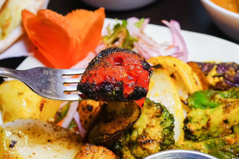 普佳印度料理餐廳|高雄印度人開的隱藏版道地印度料理餐廳!超濃郁的銷魂咖哩搭米飯或手工烤餅超美味!