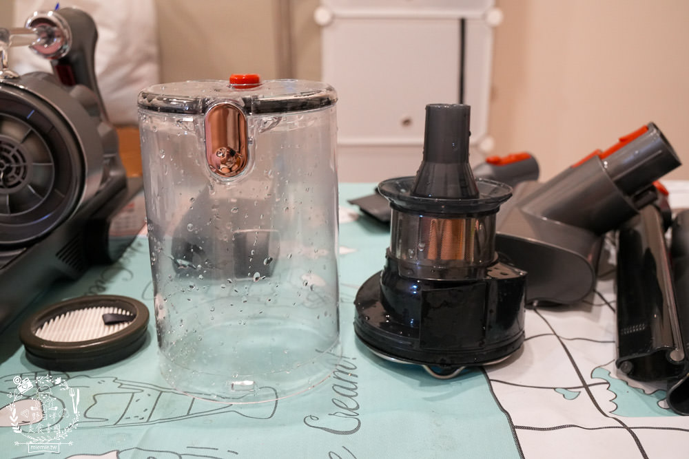 SANSUI山水 智能偵測濕拖無線吸塵器 SVC-J800|LED照明輔助+智能偵測+三檔吸力，一鍵切換清潔超方便!電動濕拖吸頭雙旋拖布會自轉清潔超省力!雙電池替換90分鐘打掃不中斷