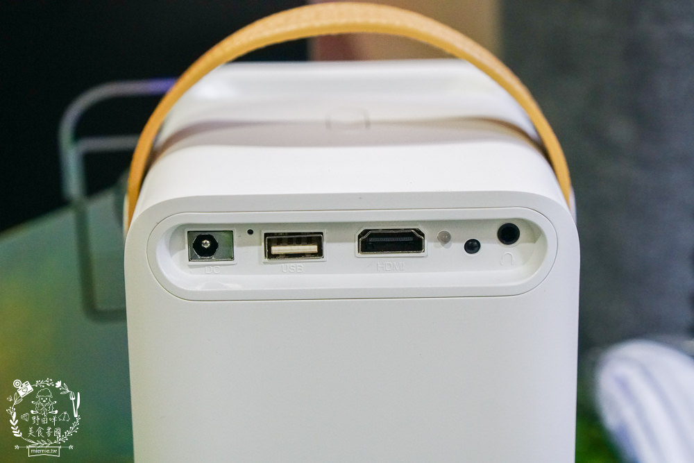 [開箱]SANSUI山水無線微型行動投影機SPJ-MM|支援NETFLIX Disney+|FULL HD高畫質梯形校正