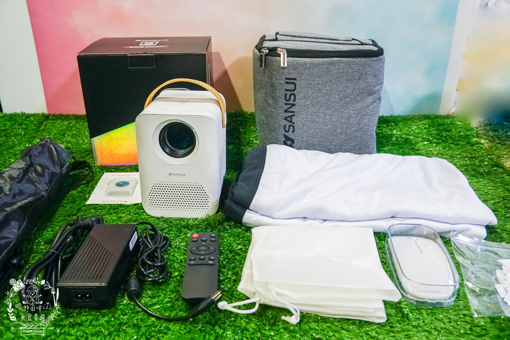 [開箱]SANSUI山水無線微型行動投影機SPJ-MM|支援NETFLIX Disney+|FULL HD高畫質梯形校正