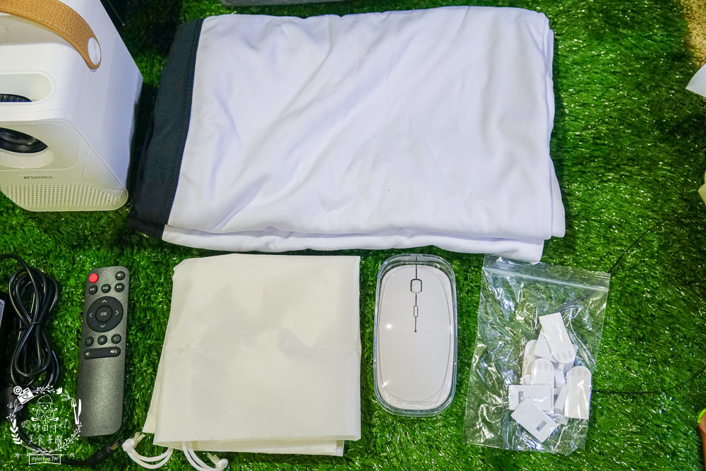 [開箱]SANSUI山水無線微型行動投影機SPJ-MM|支援NETFLIX Disney+|FULL HD高畫質梯形校正