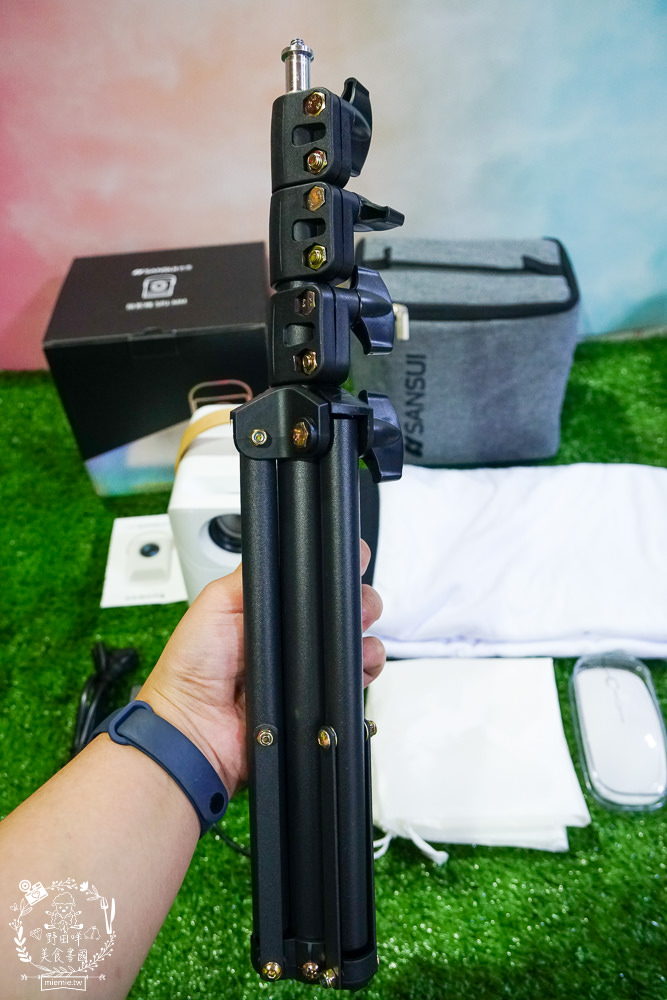 [開箱]SANSUI山水無線微型行動投影機SPJ-MM|支援NETFLIX Disney+|FULL HD高畫質梯形校正