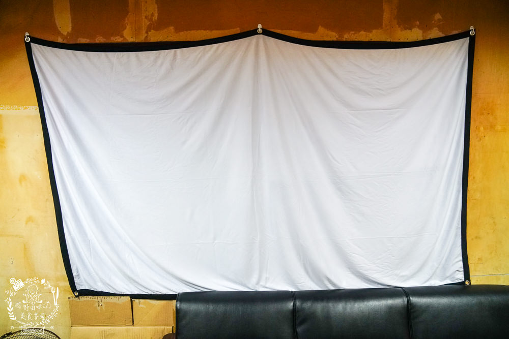 [開箱]SANSUI山水無線微型行動投影機SPJ-MM|支援NETFLIX Disney+|FULL HD高畫質梯形校正