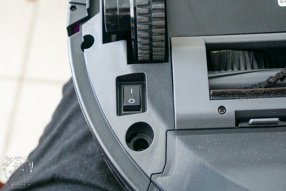 SANSUI山水 智能掃地機器人開箱!支援google音箱聲控超方便!陀螺儀路徑導航清掃超智能!獨立集塵盒跟水箱