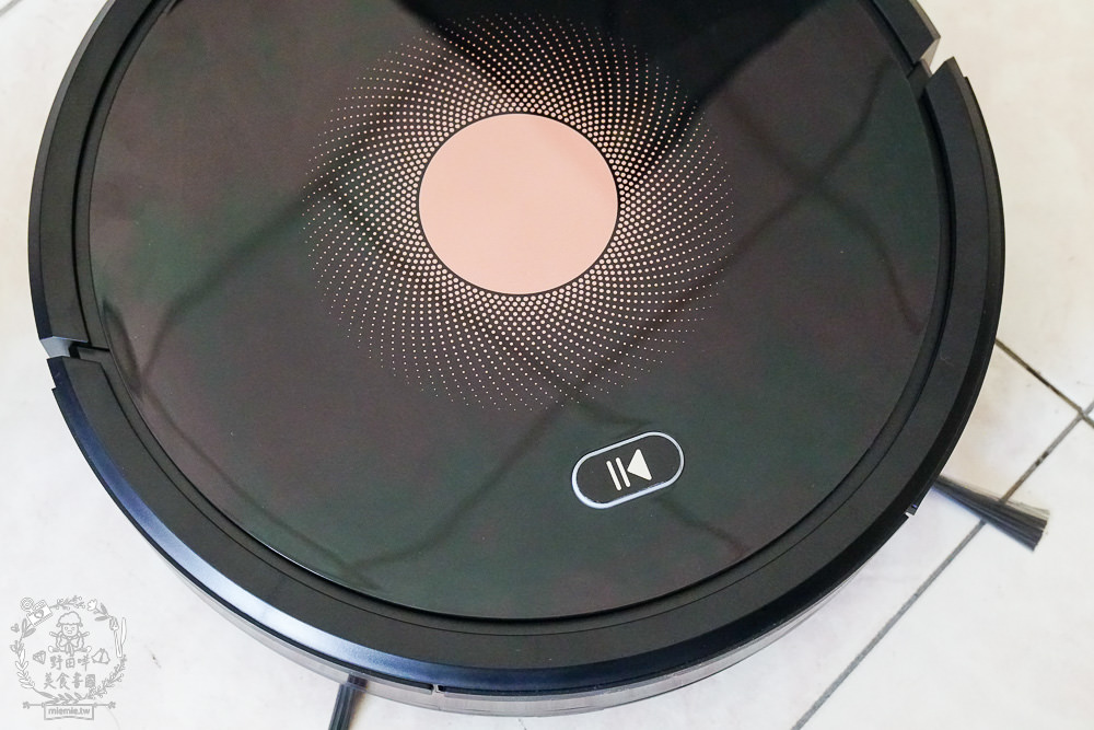 SANSUI山水 智能掃地機器人開箱!支援google音箱聲控超方便!陀螺儀路徑導航清掃超智能!獨立集塵盒跟水箱