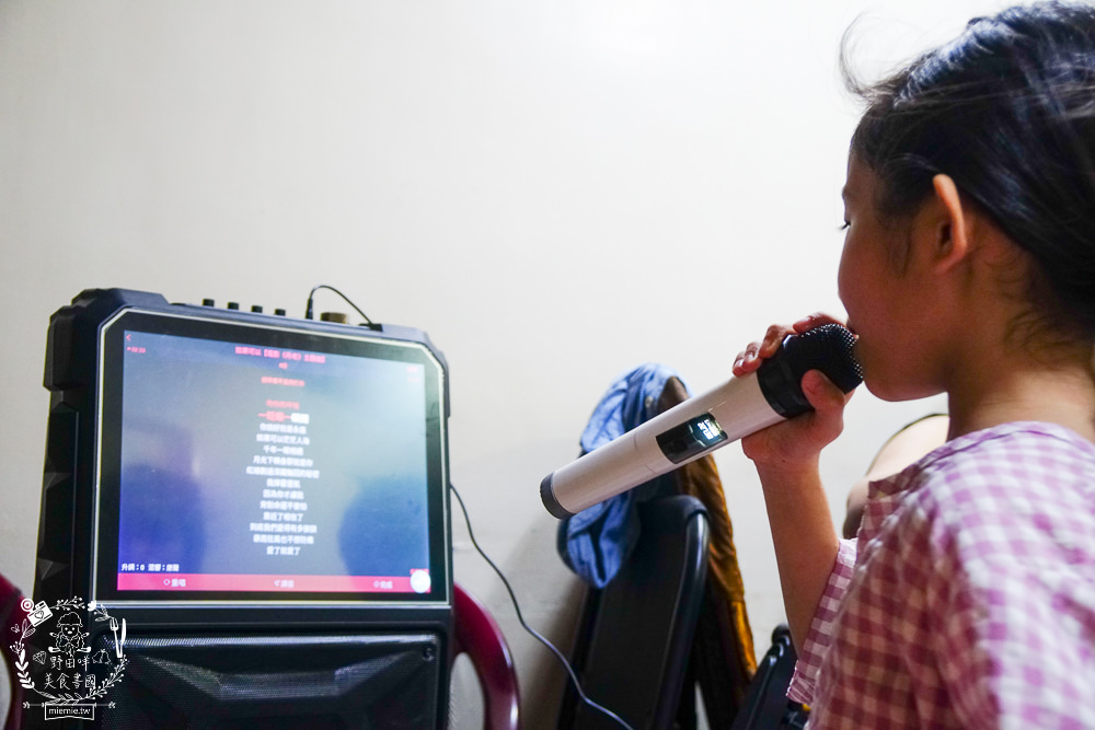 SANSUI 山水 行動KTV(SKTV-T888)開箱!15吋觸控螢幕高畫質|支援WIFI上網跟APP點歌下載|拉桿設計帶出門超方便