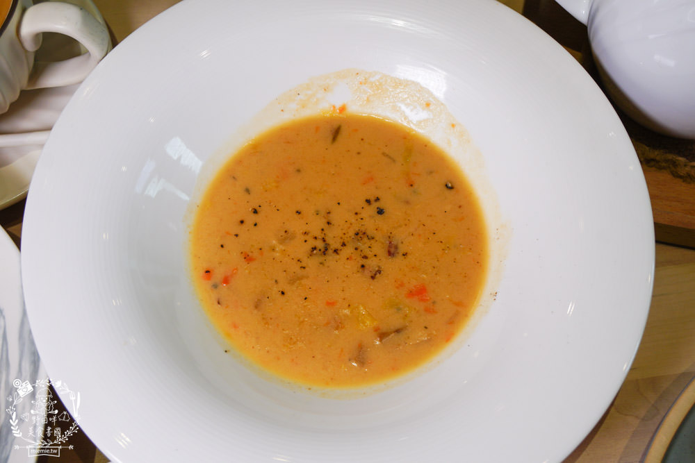 鳳山咖啡廳推薦[STORY 故事咖啡館]隱藏在巷弄的義法料理咖啡廳?愜意療癒的甜點下午茶!