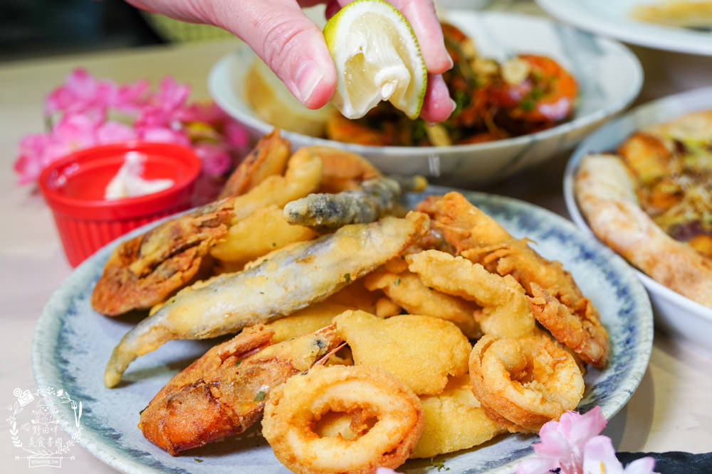 鳳山咖啡廳推薦[STORY 故事咖啡館]隱藏在巷弄的義法料理咖啡廳?愜意療癒的甜點下午茶!