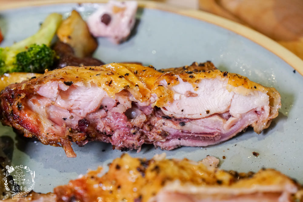 鳳山咖啡廳推薦[STORY 故事咖啡館]隱藏在巷弄的義法料理咖啡廳?愜意療癒的甜點下午茶!