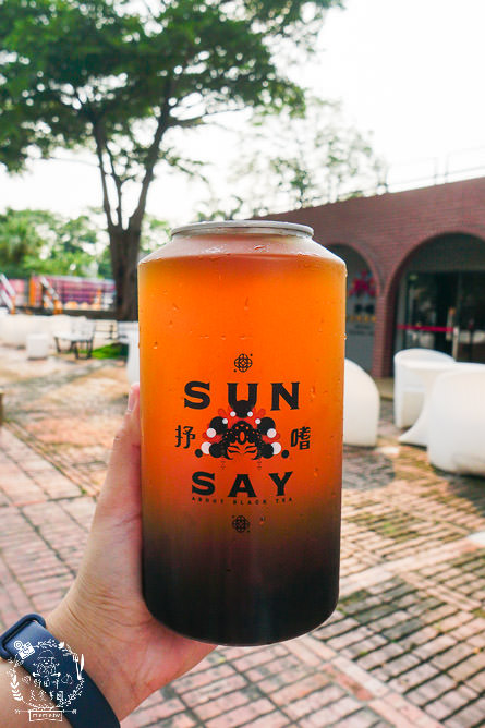 高雄[抒嗜人文茶飲SUNSAY]鳳山超浪漫露天咖啡廳!到了夜晚還會閃閃發光~