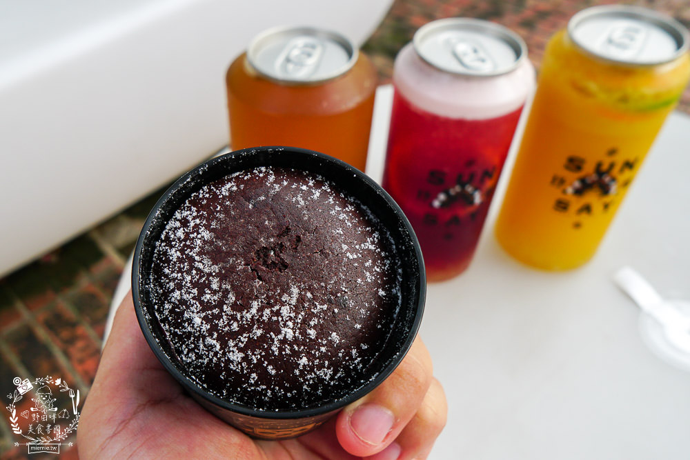 高雄[抒嗜人文茶飲SUNSAY]鳳山超浪漫露天咖啡廳!到了夜晚還會閃閃發光~