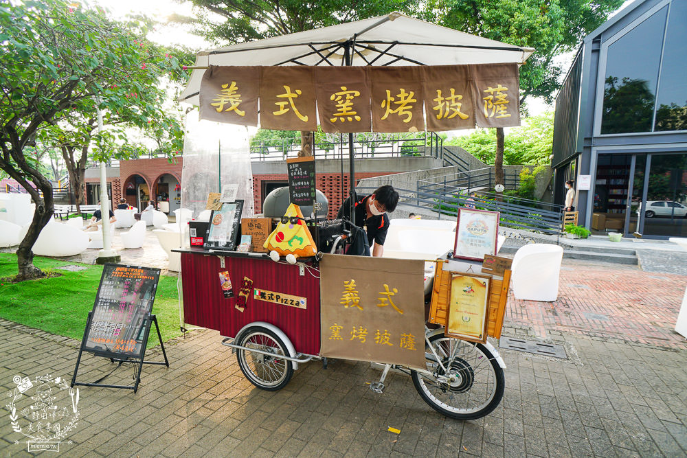 高雄[抒嗜人文茶飲SUNSAY]鳳山超浪漫露天咖啡廳!到了夜晚還會閃閃發光~