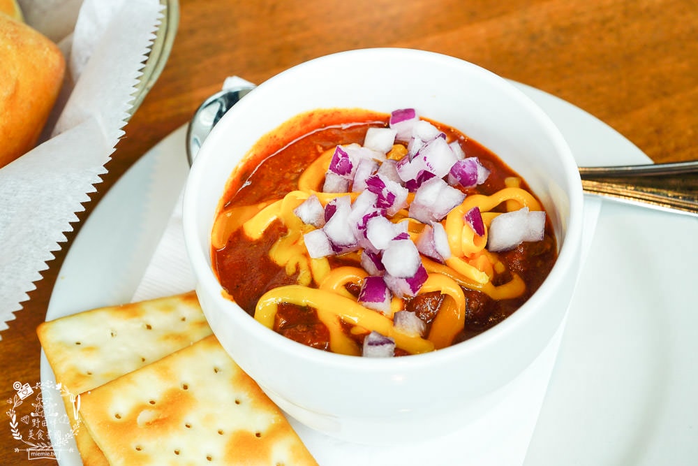 德州鮮切牛排Texas Roadhouse美國連鎖牛排店全亞洲第一間在台北微風松高店!超厲害鮮切冷藏牛肉剛開幕常常訂不到位?