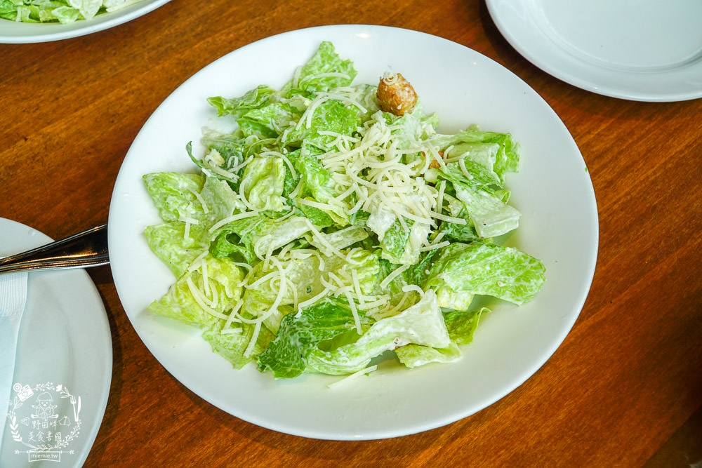 德州鮮切牛排Texas Roadhouse美國連鎖牛排店全亞洲第一間在台北微風松高店!超厲害鮮切冷藏牛肉剛開幕常常訂不到位?