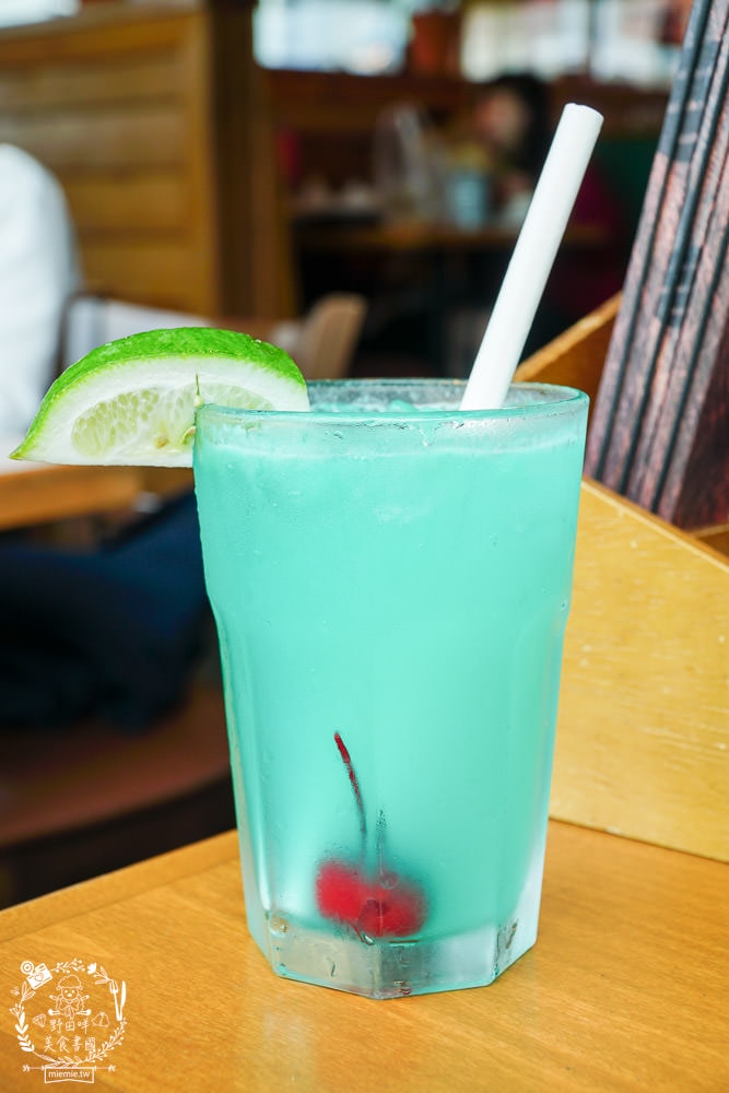 德州鮮切牛排Texas Roadhouse美國連鎖牛排店全亞洲第一間在台北微風松高店!超厲害鮮切冷藏牛肉剛開幕常常訂不到位?