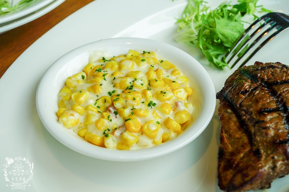 德州鮮切牛排Texas Roadhouse美國連鎖牛排店全亞洲第一間在台北微風松高店!超厲害鮮切冷藏牛肉剛開幕常常訂不到位?