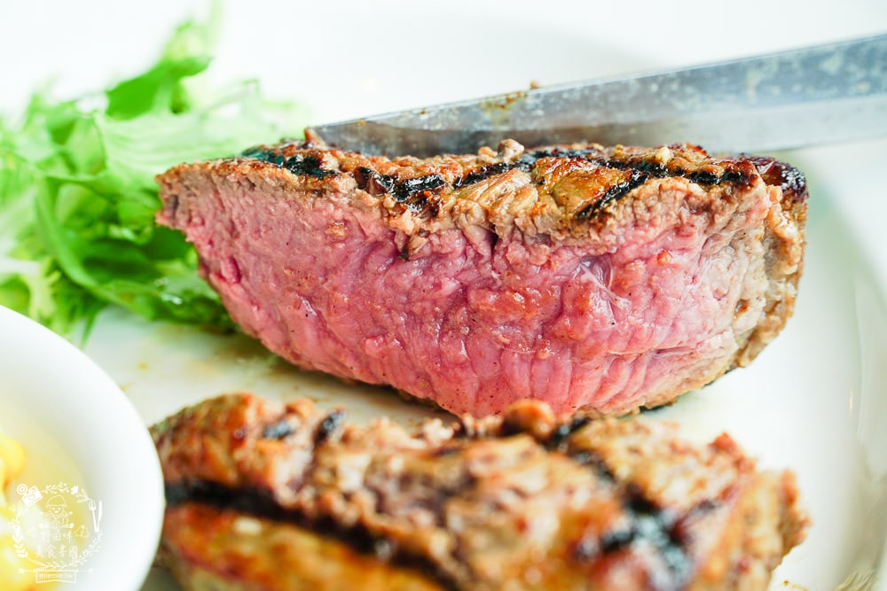 德州鮮切牛排Texas Roadhouse美國連鎖牛排店全亞洲第一間在台北微風松高店!超厲害鮮切冷藏牛肉剛開幕常常訂不到位?