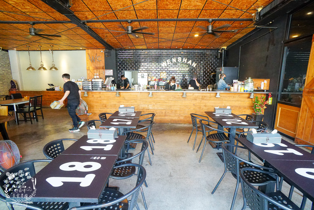 高雄[三茶手作飲品文山店]超誇張!每逢夜晚人多到像隔天不用上班?鮮奶珍珠分量多到吸不完?