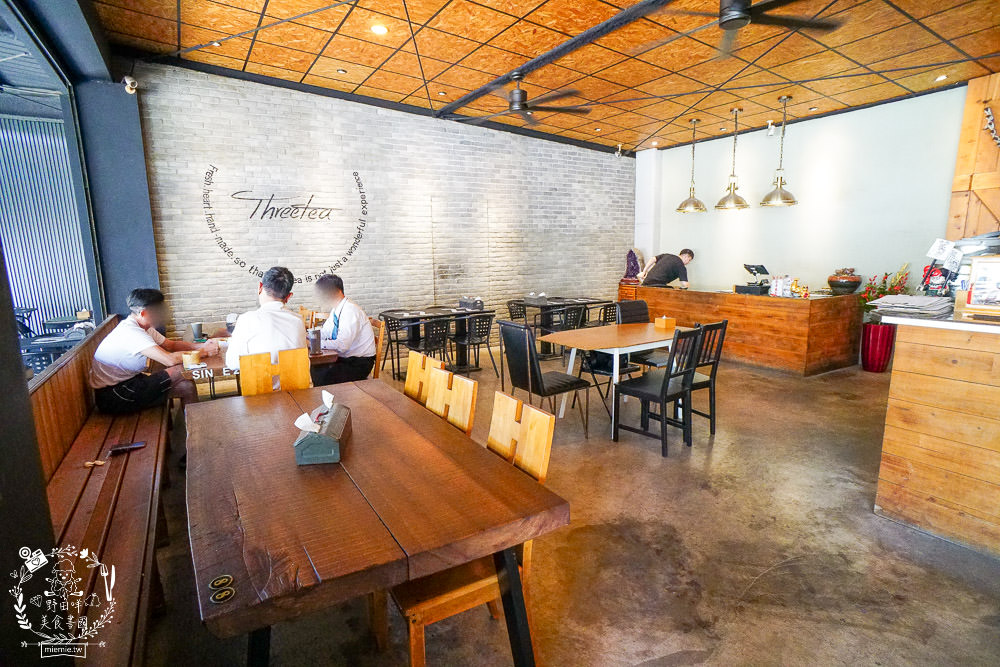 高雄[三茶手作飲品文山店]超誇張!每逢夜晚人多到像隔天不用上班?鮮奶珍珠分量多到吸不完?